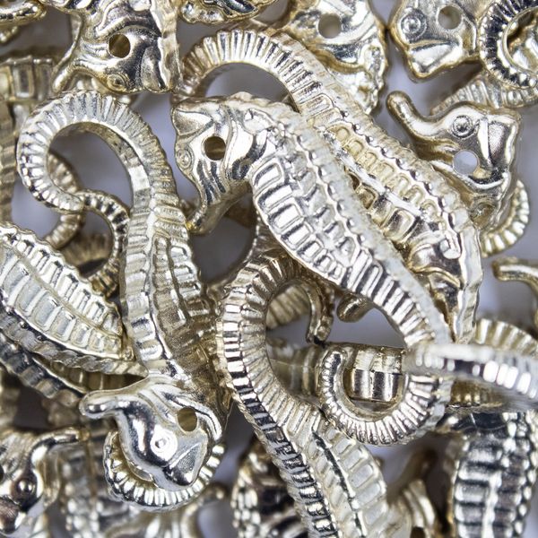 Pingente-Abs-Cavalo-Marinho-Dourado